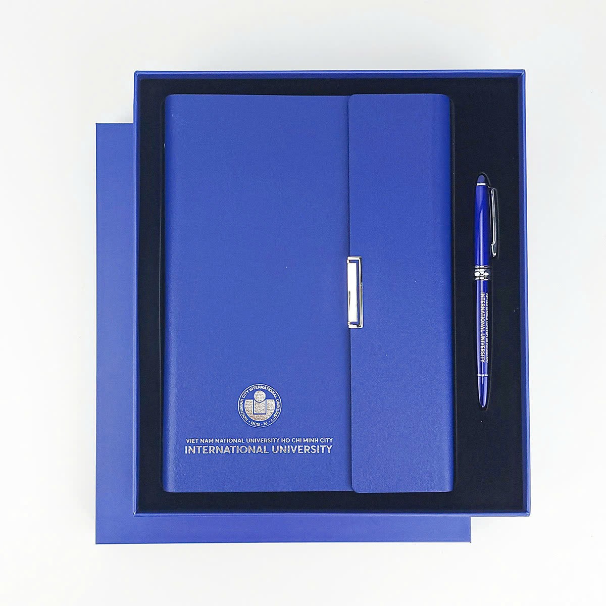 set-so-tay-va-but-kim-loai-mau-xanh-duong-in-logo-doanh-nghiep-lam-qua-tang-doi-tac-1