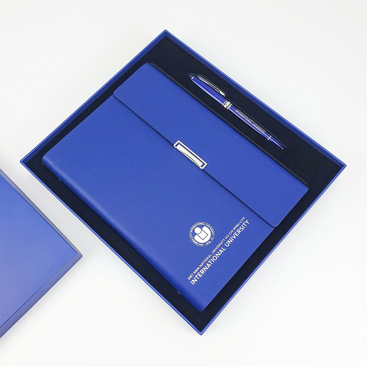 set-so-tay-va-but-kim-loai-mau-xanh-duong-in-logo-doanh-nghiep-lam-qua-tang-doi-tac-5