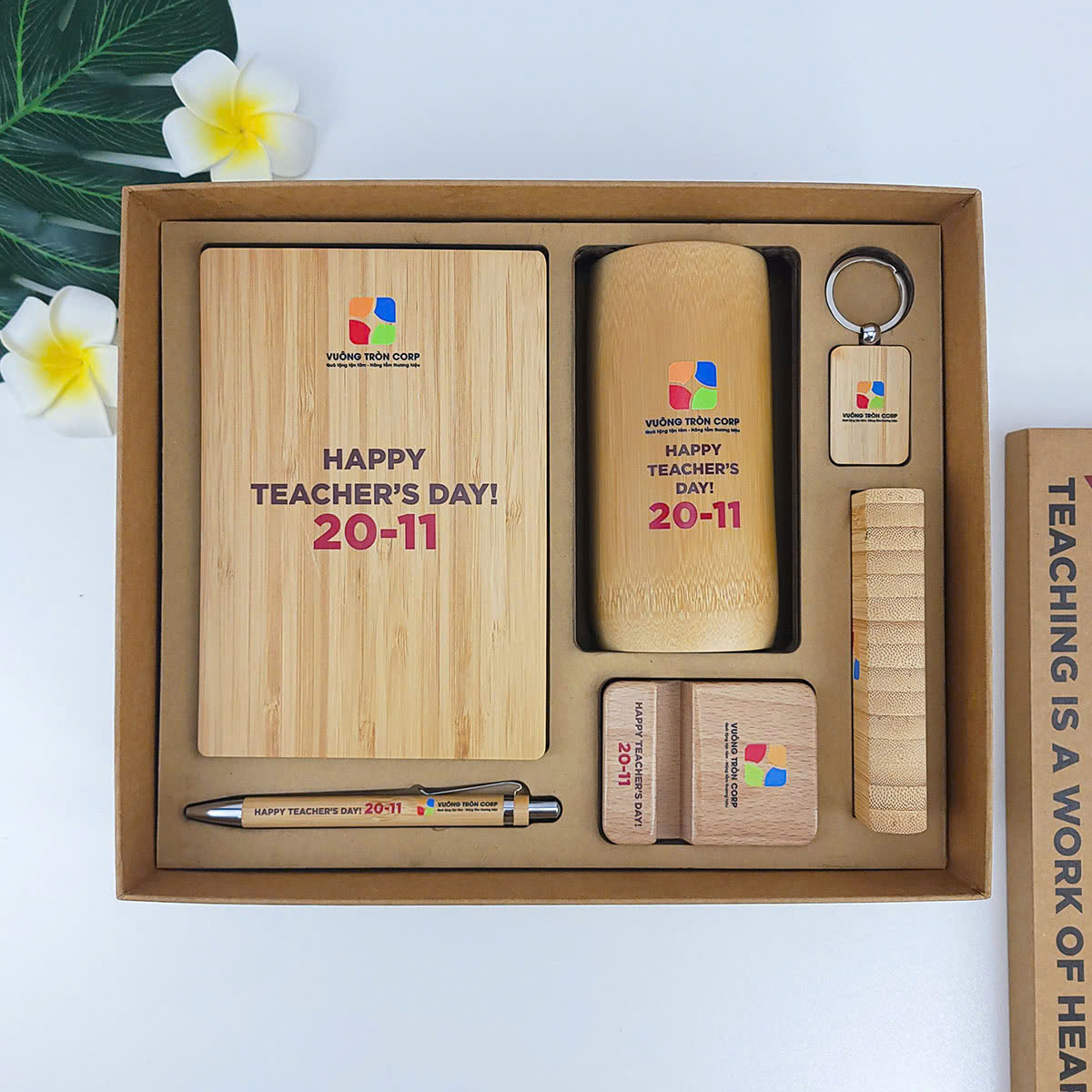 bo-qua-tang-thay-co-20-11-tu-tre-moc-mac-va-than-thien-moi-truong-eco1-3